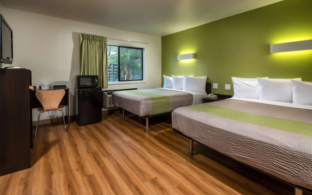 Motel 6 Canoga Park, CA