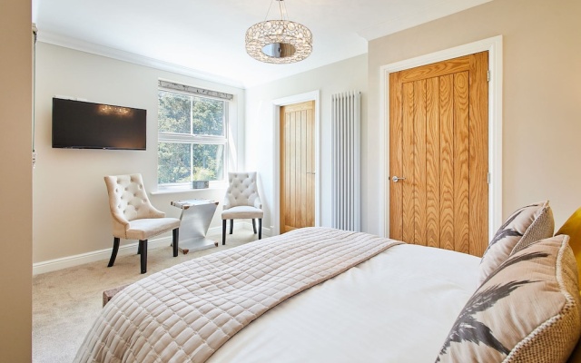 Host Stay Finch House