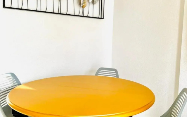 Spacious 2 BR Golden Apartment