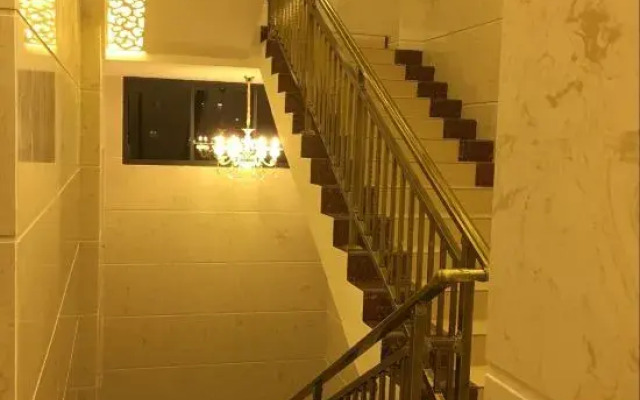 Li Jing Holiday Inn