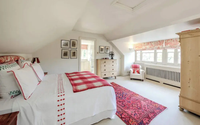 Beautiful Family Home w Garden Pool - Wimbledon