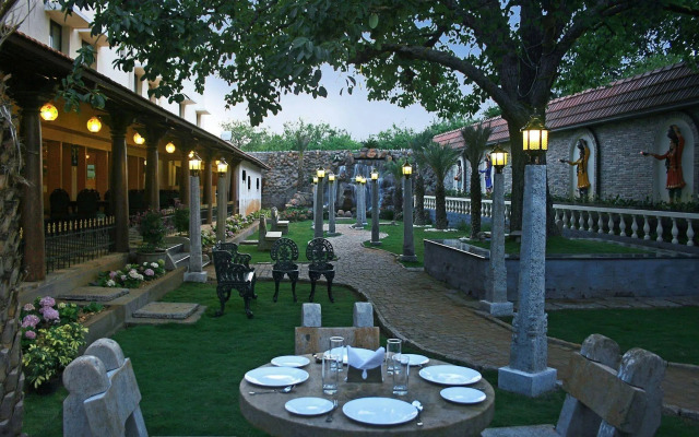 Hotel Kumararraja Palace