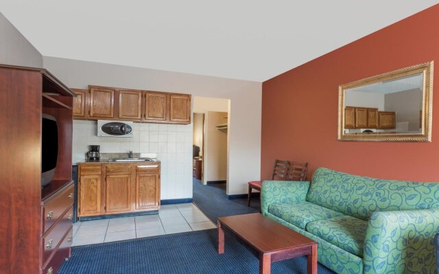 Breeze Inn & Suites