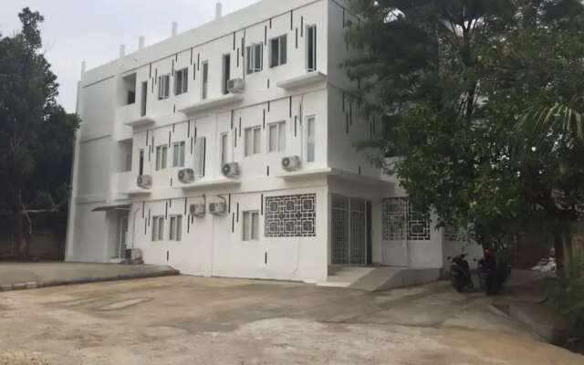 Rumah Kayu Manis Bintaro