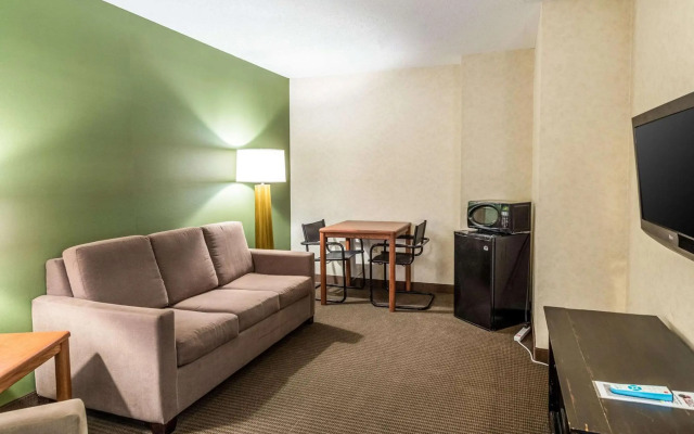 Sleep Inn & Suites Bay View Acme - Travers City