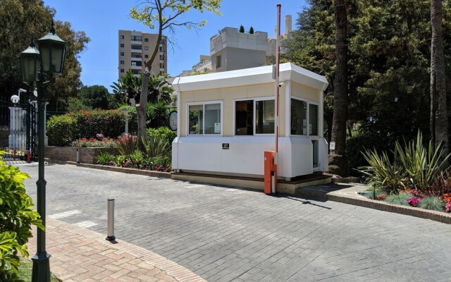 Spacious Neuva Andalucia 2 bed Apt