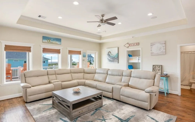 Gulf Winds 3 Bedroom Home