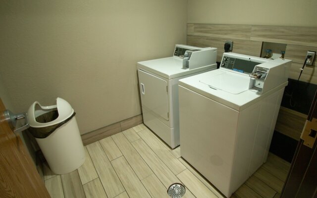 SureStay Plus Hotel by Best Western Tulsa East (Ex. Super 8 by Wyndham Tulsa OK)