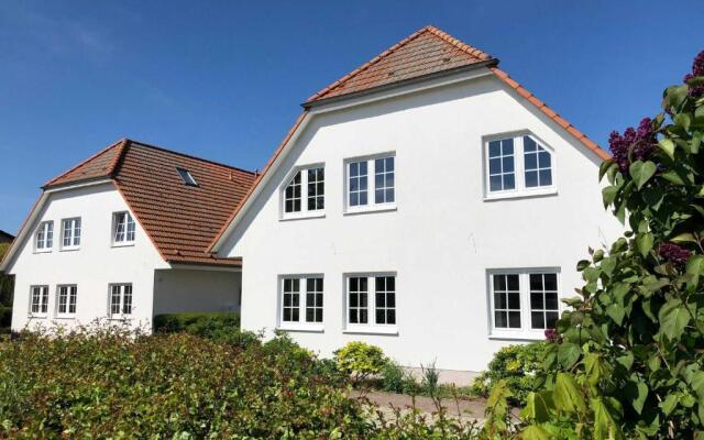 Haus Lotsenberg Apartments mit 8 Ferienwohnungen