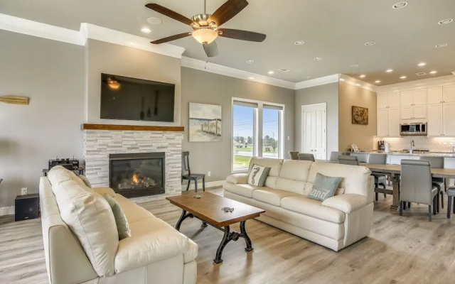 Salty Blue Mermaid by Ryson Vacation Rentals