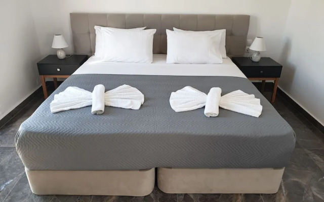 Odos Oneiron Tavronitis Bay