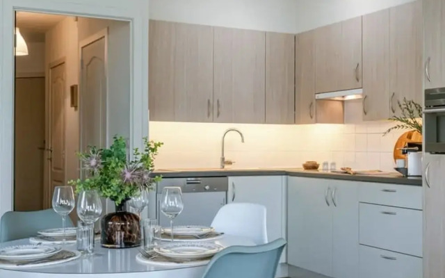 Bright Apartment With Large and Sunny Garden