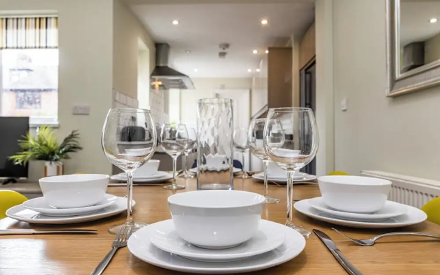 DE LUXE SHORT STAYS-Dovecote House