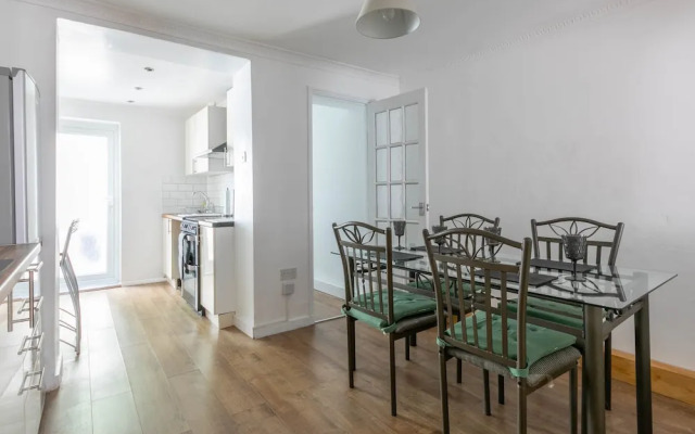 Stylish 2Bd Family Hideaway In Dover