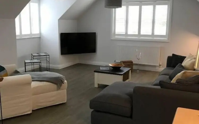 High Specification Coach House, Ebford