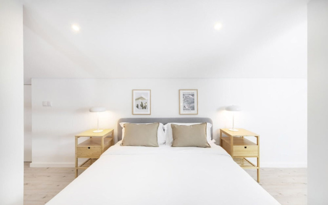 Lisbon Oriente Suites by Olala Homes