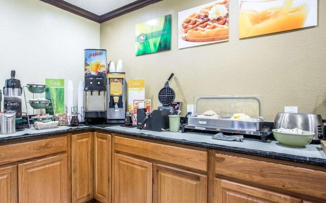 Quality Inn San Diego I-5 Naval Base