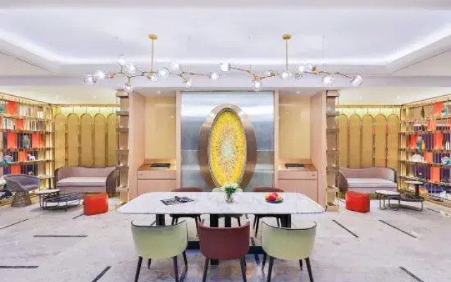 Orange Hotel (Lanzhou West Railway Station Zhongtianjian Plaza)
