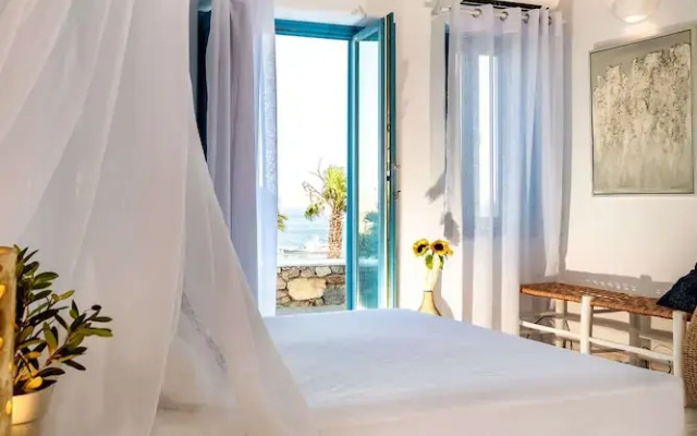 Karkos Beachfront Villa Private pool