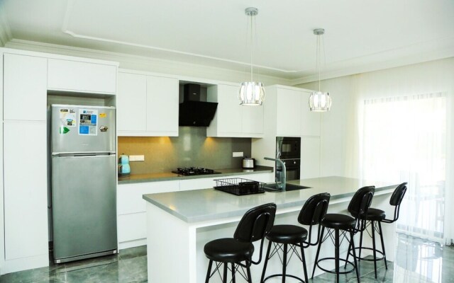 Remarkable Private 4-bed Villa in Dalyan With Pool