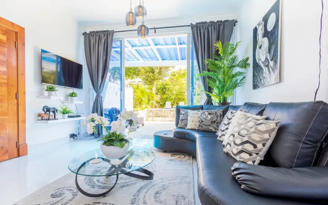 New Stylish 3BR Villa With Private Pool Terrace