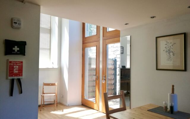1 Bedroom Mezzanine Flat