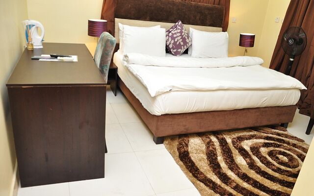 Topaz Luxury Suites & Apartments