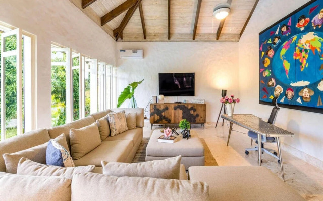 Sunny Vacation Villa 51