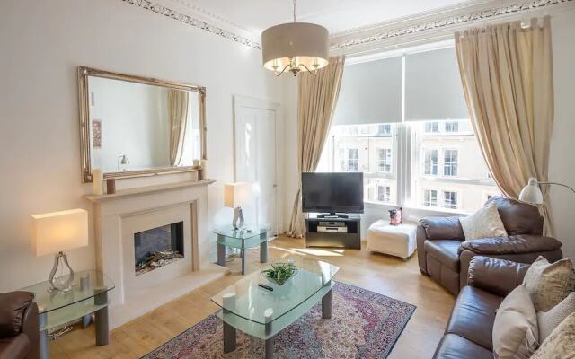 Stunning Tollcross Apartment