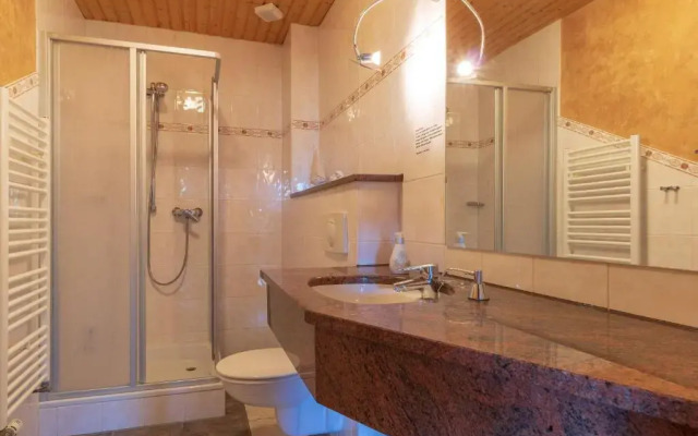 Whg-3-Falkenturm-Ferienhaus-Am-Boddenufer-Buschvitz