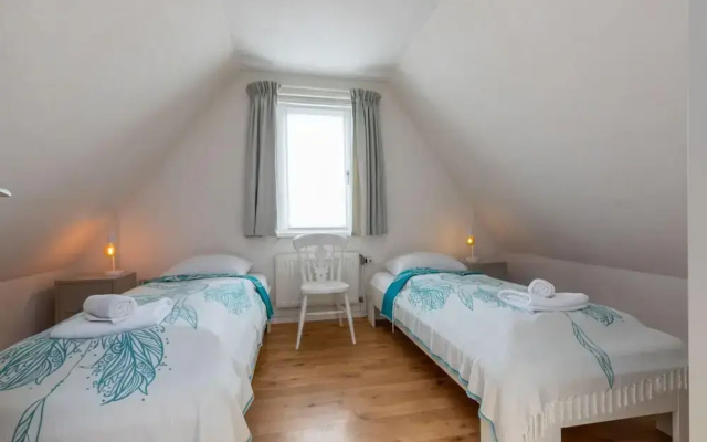 Holiday Home With sun Terrace Facing South-pet-friendly