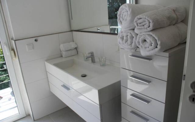 LONDON . CHILLINGHOUSE # 9, 3 Min. vom ICE, NETFLIX, Garten