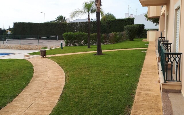 Apartment With One Bedroom In Olhos De Agua, With Shared Pool, Furnished Terrace And Wifi