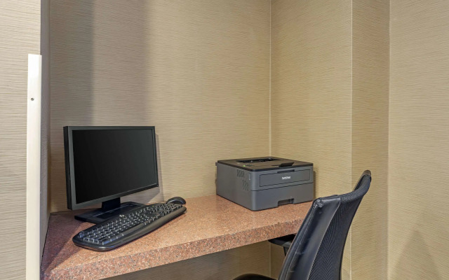 Comfort Inn Lathrop - Stockton Airport