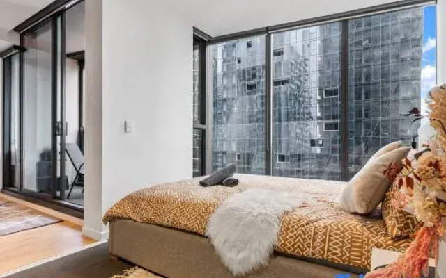 Unbeatable Convenience 2BR – SouthernCross CBD Gateway
