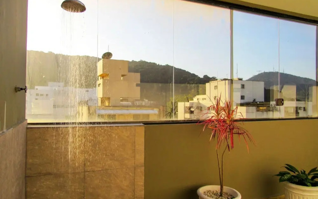 Timo Apto a 200m - Praia das Pitangueiras Guaruj