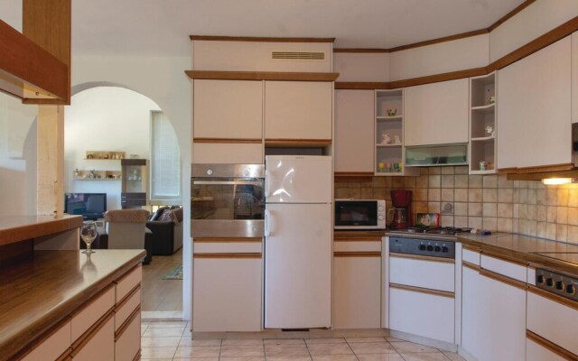 Stunning Home in Zrnovo With Wifi and 3 Bedrooms