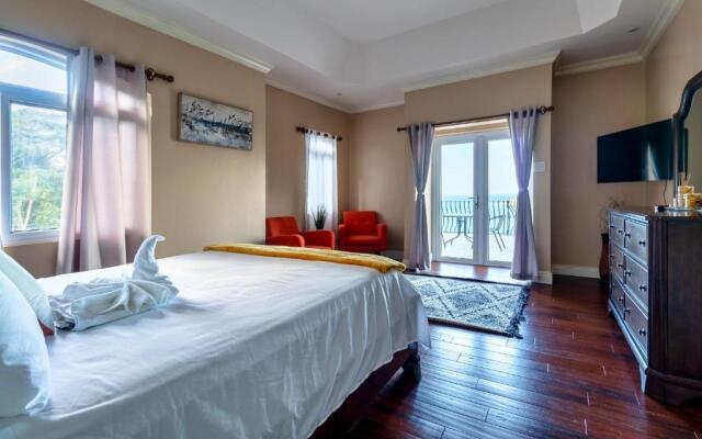 Luxury Getaway with Pool and Amazing Ocean view - Montego Bay