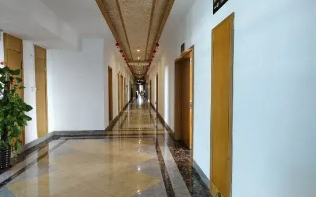 Wanzhihai Hotel (Anji Wanda Plaza Chuangye Road Subway Station)