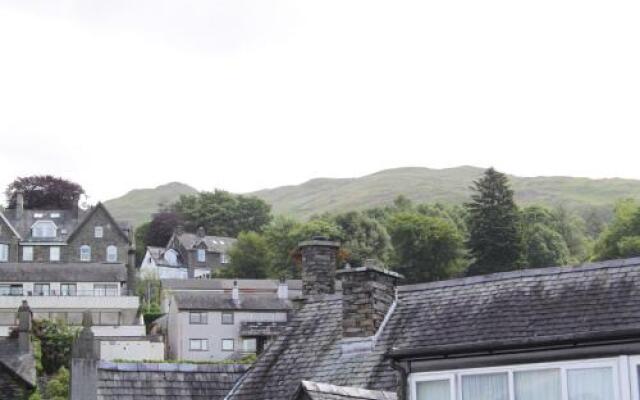 The Lakes B and B