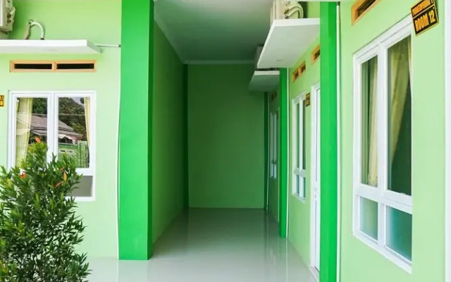 RedDoorz Syariah near Gor Panatayuda