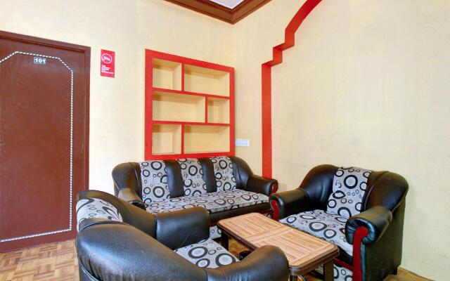 OYO Flagship 8661 Luxe Residency
