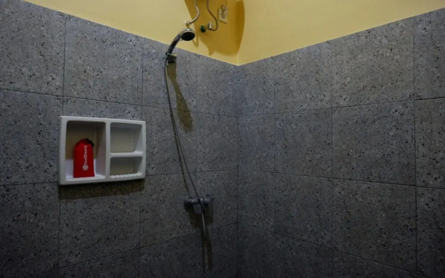 Reddoorz Plus Near Pantai Melase Lombok