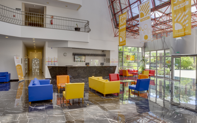 Voxx Resort