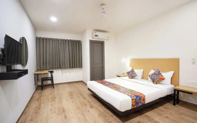Fabhotel Royale 49