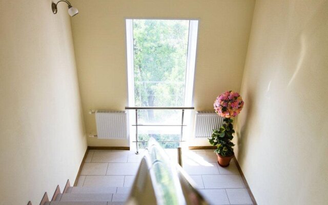 Check Inn Hotel&Hostel