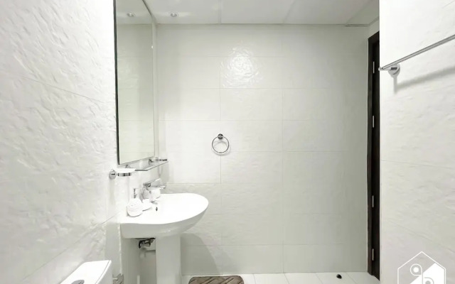 Bright 2bed Family Home: Pool, Gym & Kids Play