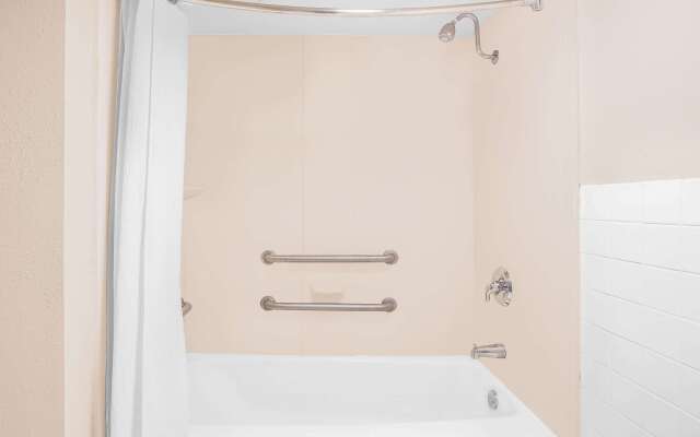 Days Inn by Wyndham Attalla
