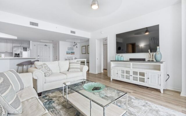 Picture Perfect 2 Bedroom Condo by RedAwning