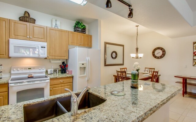 Southern #1064 - 2 Br condo by RedAwning